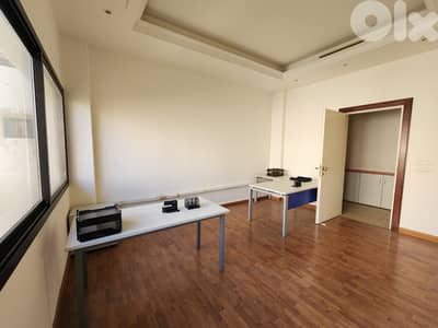 OFFICE IN BADARO FOR RENT MQSA06