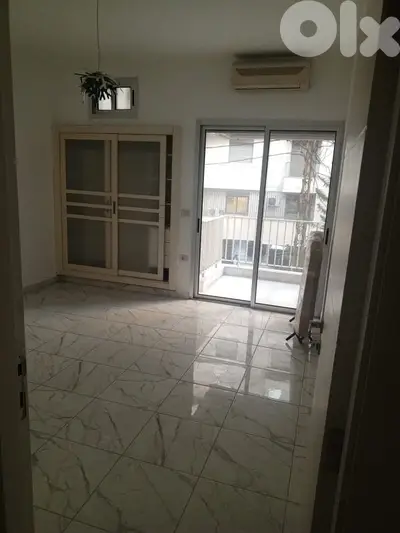 Office for rent in Hamra