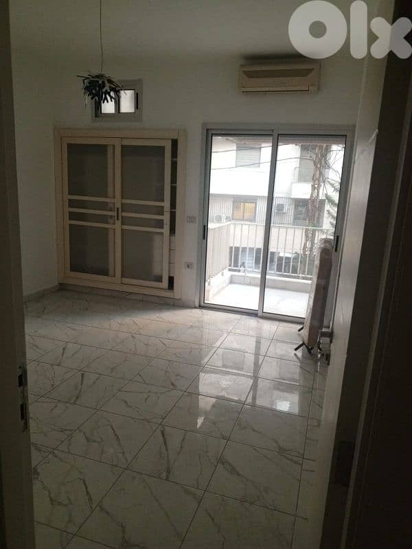 Office for rent in Hamra 0