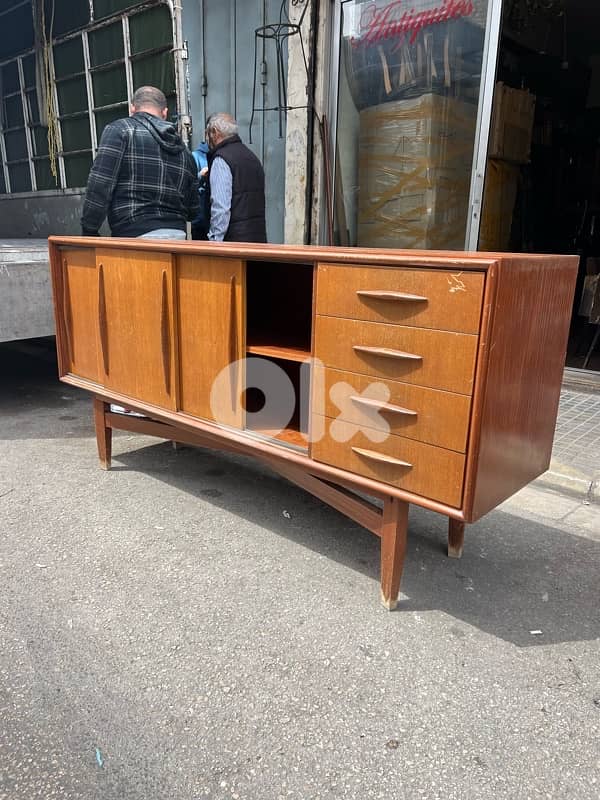 vintage danish teak sideboard with beautiful grain and warm mid centur 4