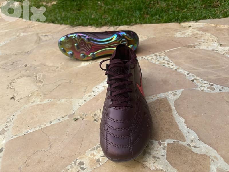 Teimpo Legend 10 LUXE Elite Maroon - FG 3
