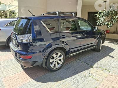 Mitsubishi Outlander 2012