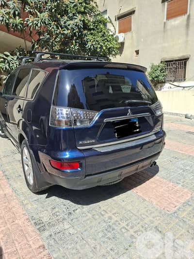 Mitsubishi Outlander 2012