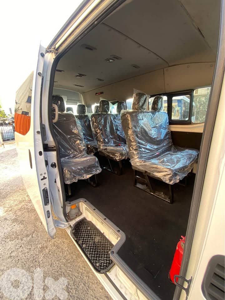 Nissan Urvan-van 2017 1