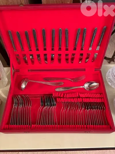 Service de couverts européen en stainless dans son coffret