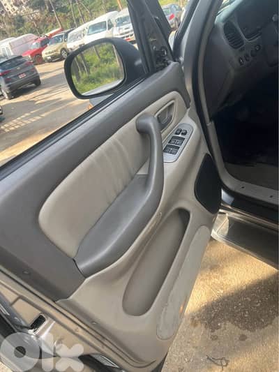 Toyota Sequoia 2003