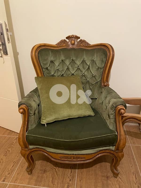 Antique Living Room 0