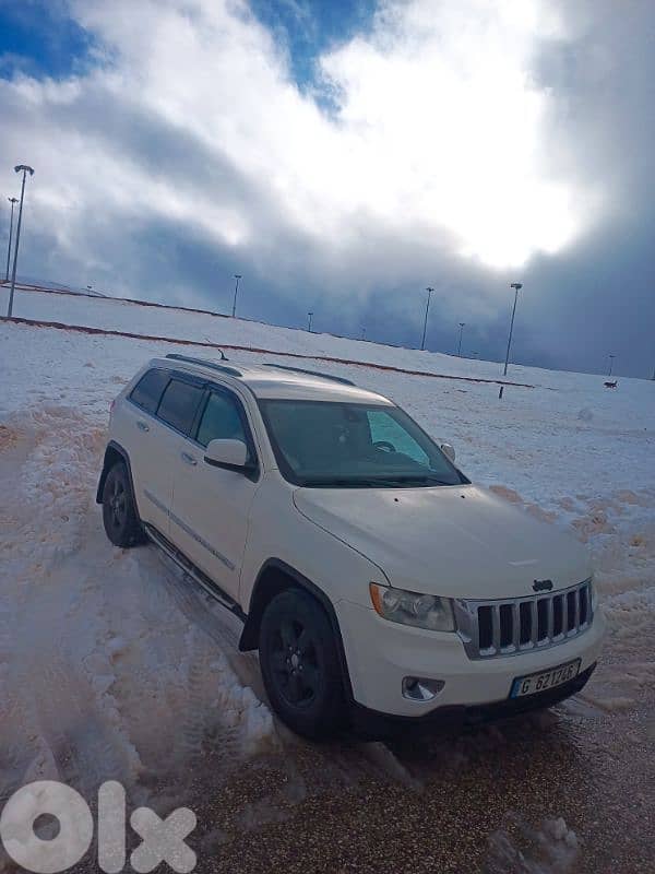 Jeep Cherokee 2011 0