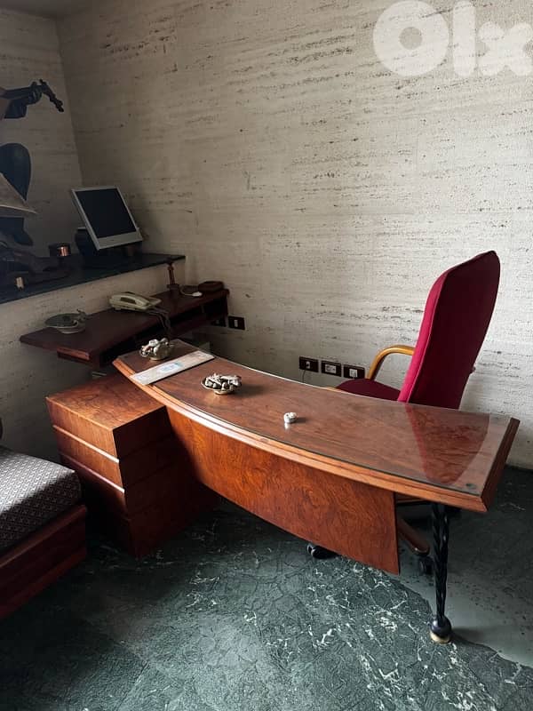 office desk + workstation area 0