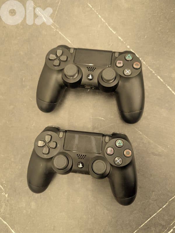 2 PS4 controllers used like new 0