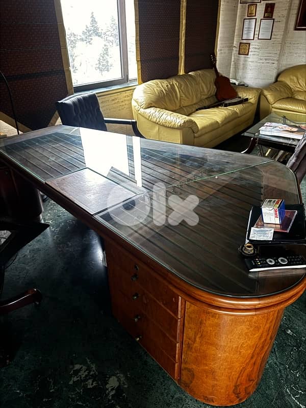 huge customized desk 0