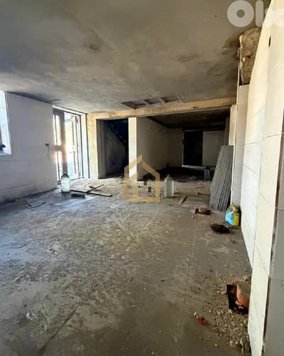 Showroom for sale in Khaldeh NY338 معرض للبيع في خلدة
