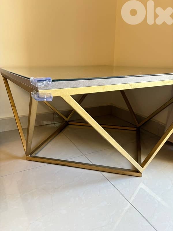 coffee table 0