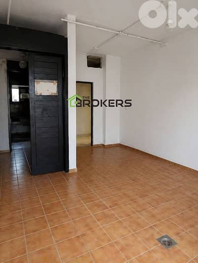Shop for Sale in Hamra  محل للبيع في الحمرا