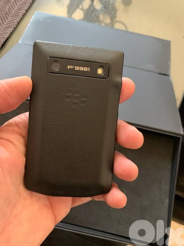 Blackberry Porsche Design P9981 4