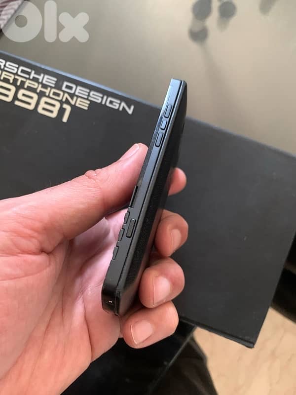 Blackberry Porsche Design P9981 8