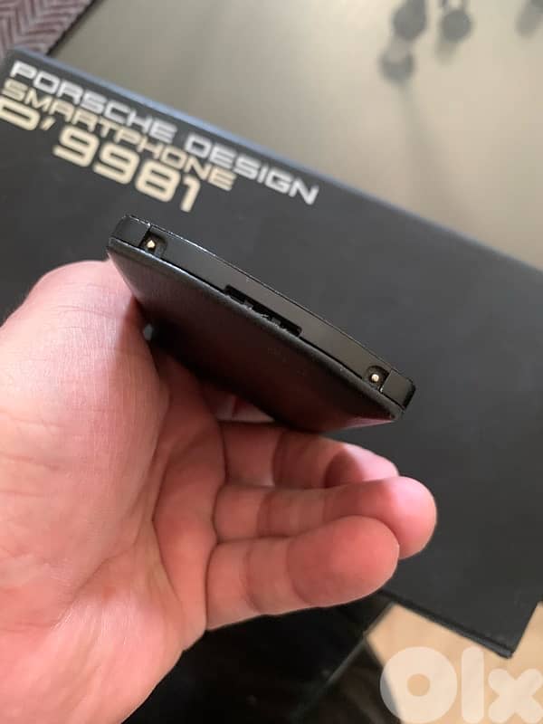 Blackberry Porsche Design P9981 10