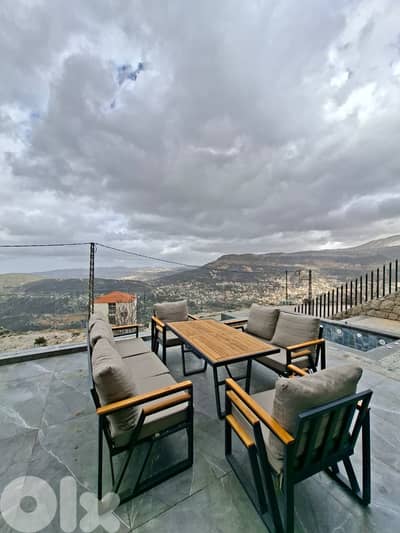 Villa For Sale in Zaarour- فيلا للبيع في زعرور
