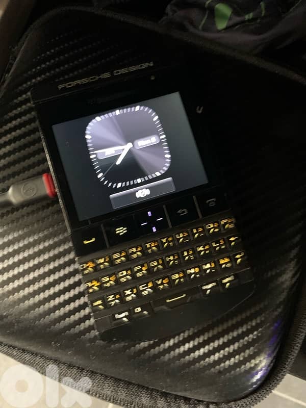 Blackberry Porsche Design P9981 11