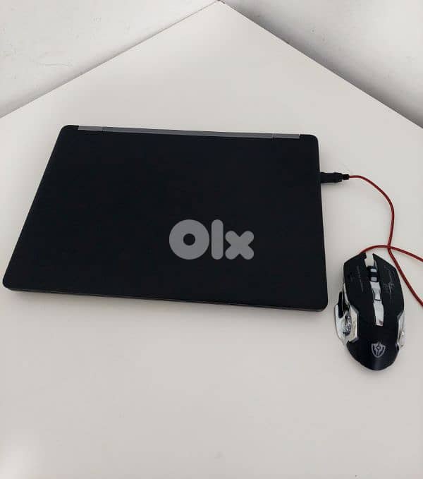 Dell Latitude 5570 0