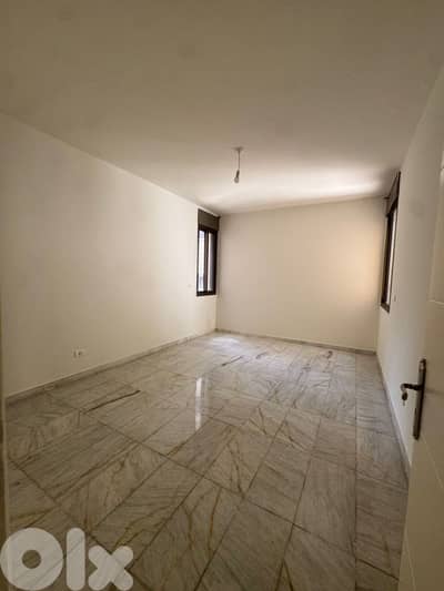 Apartment For Sale in Hazmiyeh