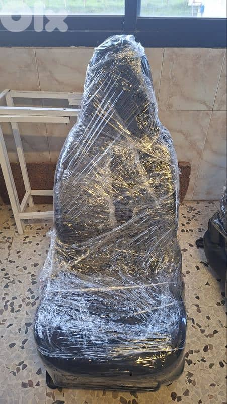 Nissan Micra 2016 car seats 0