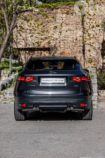 Jaguar F-Pace V6 2018 CLEAN CARFAX  60,000m