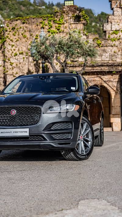 Jaguar F-Pace V6 2018 CLEAN CARFAX  60,000m