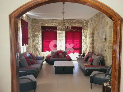Full Living Room with Curtains, without Tables