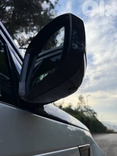 Land Rover Discovery HSE LUXURY Dynamic 2018 Clean Carfax