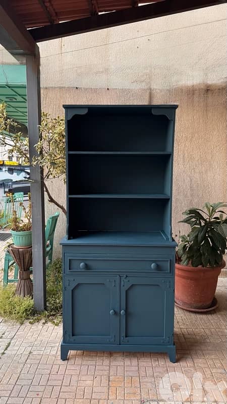 coffee bar  , bookshelf 0