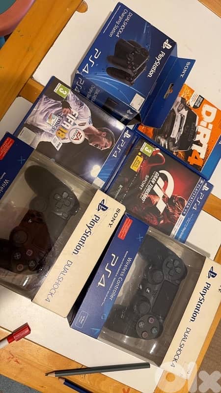 PS4 Pro 1TB + Accessories 0