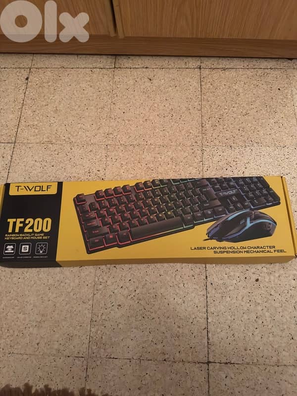gaming keyboard and mouse RGB light 0