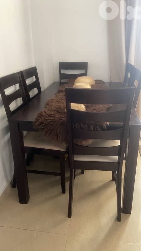 dining table and chairs 0