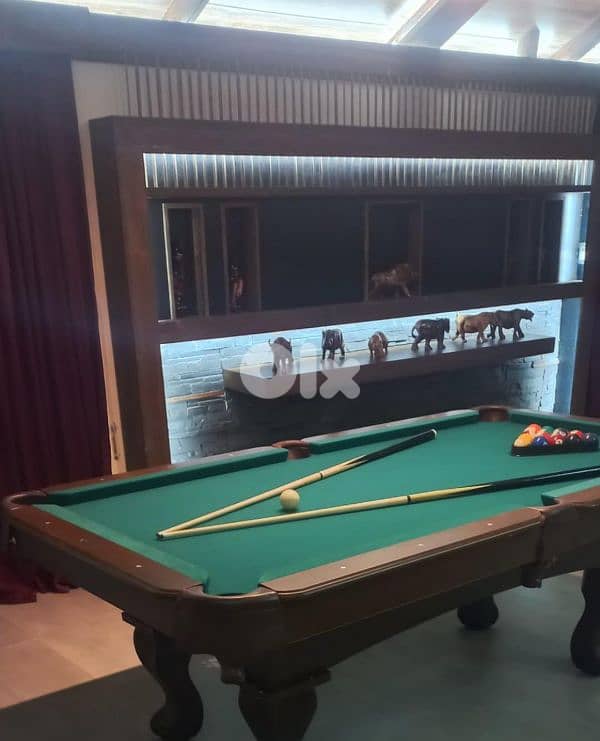 billiard table 0