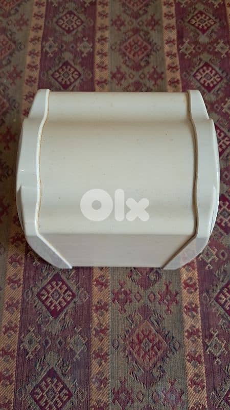 Napkin dispenser 1