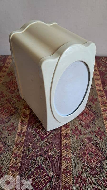 Napkin dispenser 4