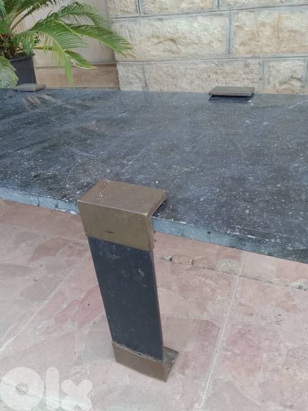 ltawli steel w brass . Wl top black marble 1