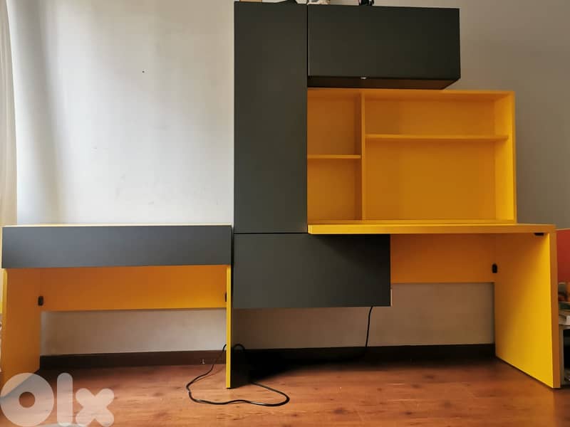 KIDS DESK AND BIBLIO 0