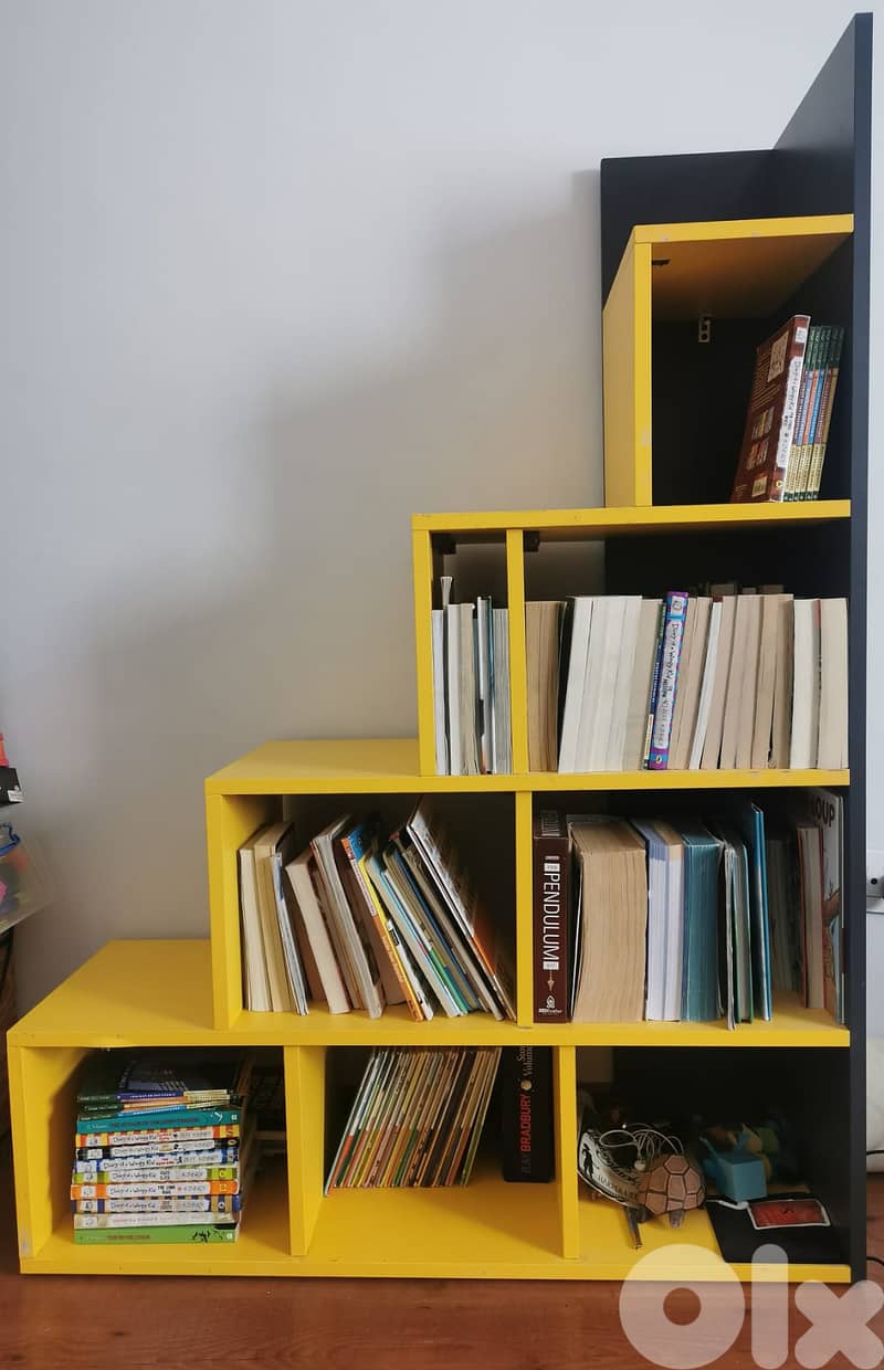 KIDS DESK AND BIBLIO 2