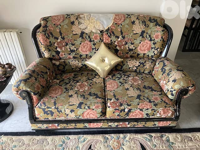 Four Pieces Living Room with Table 4