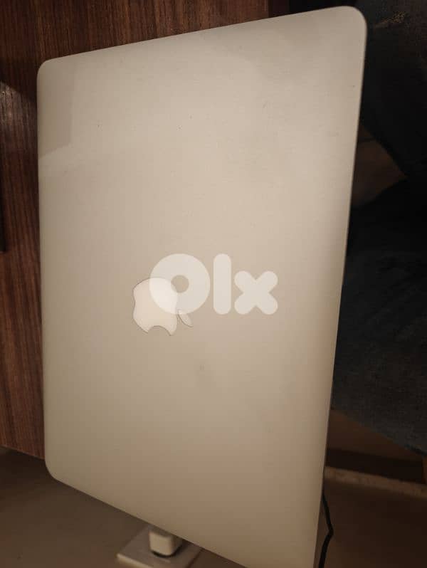 macbook air 2017 13.3 128/8GB used like new 7