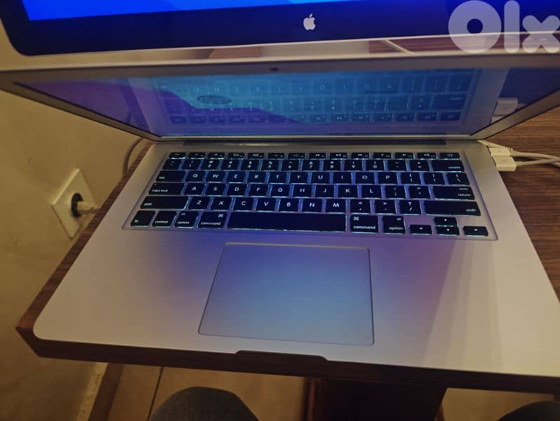 macbook air 2017 13.3 128/8GB used like new 8