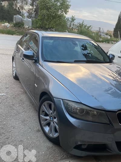 BMW 3-Series 2011