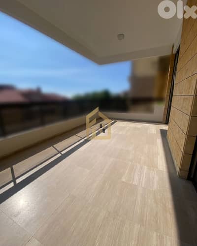 Apartment for sale in Ballouneh GH353 شقة للبيع في بلونه