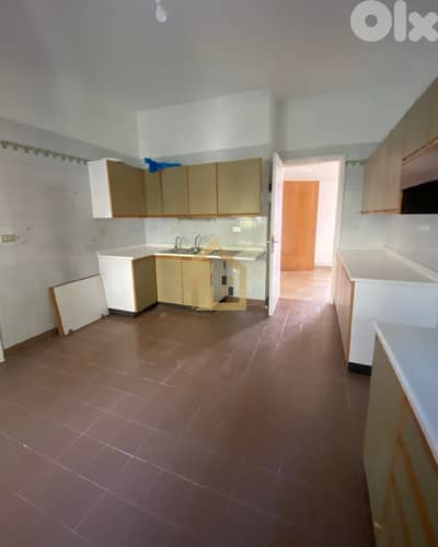 Apartment for sale in Ballouneh GH353 شقة للبيع في بلونه