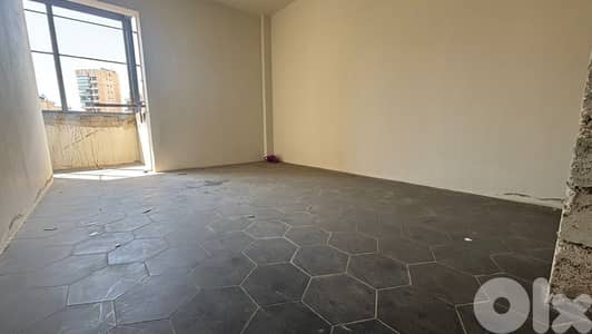 Office for Rent in Badaroمكتب للإيجار في بدارو