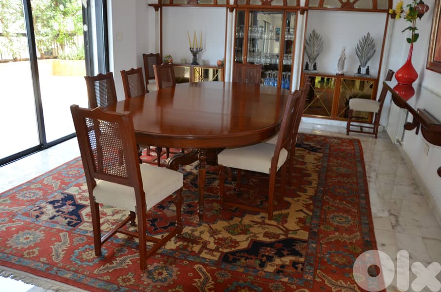 High-end wooden dining set in excellent condition ! 7