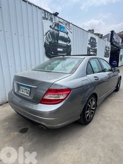 Mercedes-Benz C-Class 2010