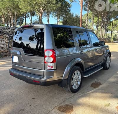 Land Rover LR4 2011